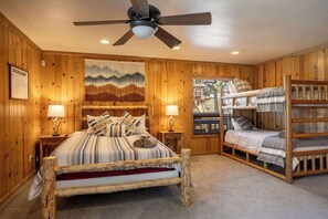 7 bedrooms, desk, iron/ironing board, travel crib