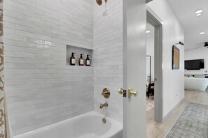 Bathroom - 3-bedroom house in soothing Austin with cool AC and charm (Austin)