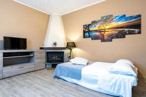 3 chambres, fer et planche à repasser, accès au Wi-Fi (inclus)
