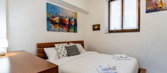 SoleLago - Dormelletto, Garden, Patio, Barbecue, Sleeps 5, WiFi, Air Conditioning
