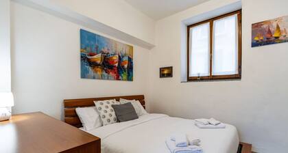 SoleLago - Dormelletto, Garden, Patio, Barbecue, Sleeps 5, WiFi, Air Conditioning