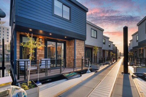Premiere at The Cove Riverwalk Villas