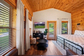 Room - Hot Tub Under the Stars, Fire Pit & Smoky Mountain (Sevierville)