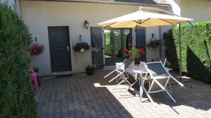 Outdoor dining - La Couze - BESSE ET SAINT ANASTAISE (BESSE ET SAINT ANASTAISE)