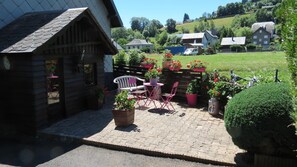 Outdoor dining - La Couze - BESSE ET SAINT ANASTAISE (BESSE ET SAINT ANASTAISE)