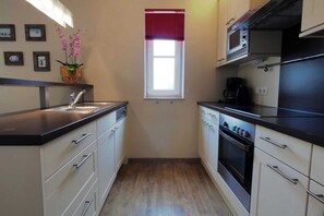 Private kitchen - Alpine Apartment Near Ski Lift (Saalbach-Hinterglemm)