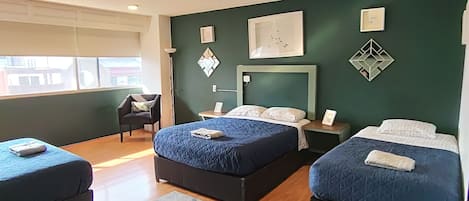 8 Schlafzimmer, Bügeleisen/Bügelbrett, Internetzugang, Bettwäsche