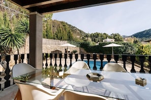 Outdoor dining - Vrbo Property (Valldemossa)