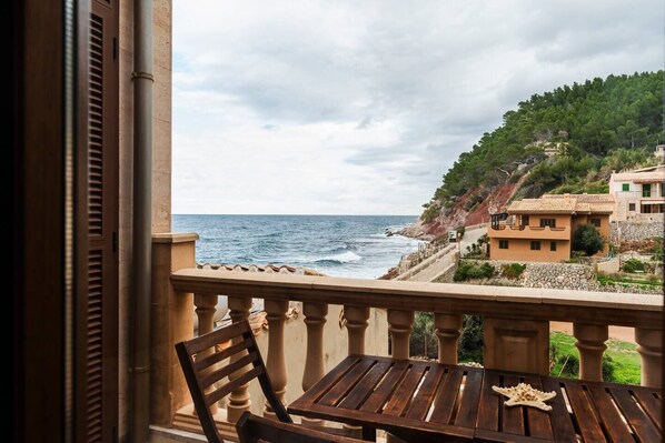 Outdoor dining - Vrbo Property (Valldemossa)