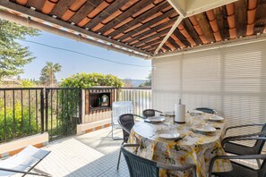Outdoor dining - Le cocon de Boutiny - à Peymeinade (Peymeinade)