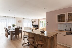Dining - Rose du désert - Maison plein pied (Cancale)