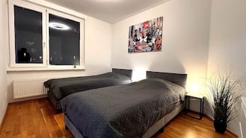 2 slaapkamers, een strijkplank/strijkijzer, wifi, beddengoed