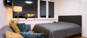 Living by the river in the City Apartment Linz Donaublick - Cafe & WLAN, self-check-in