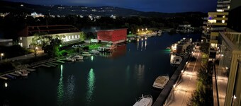 Living by the river in the City Apartment Linz Donaublick - Cafe & WLAN, self-check-in