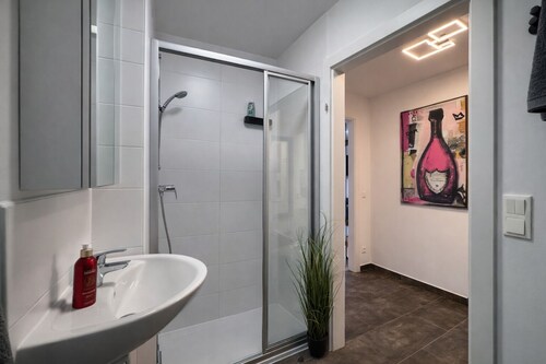 Wohnen am Fluss im City Apartment Linz Donaublick - Cafe & WLAN, Self-checkin