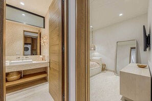 3 bedrooms, WiFi, bed sheets, wheelchair access