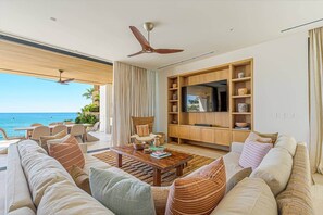 TV, fireplace, stereo - Querencia Beachfront 3BR | Costa Azul Surf Views (San José del Cabo)