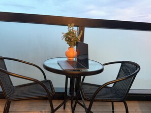 Outdoor dining -  Skytower view with Balcony In central Auckland (Auckland)