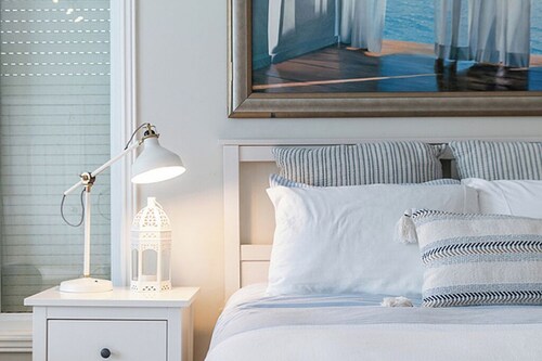 Full kitchen and laundry in large lakeview studio suite