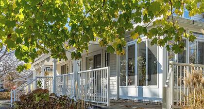 Stretch out in comfort just steps from Lake Ontario.