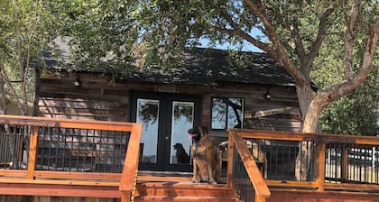 Rustic Updated Cabin located on the Cliffs of the Snake River