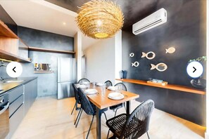 Microwave, stovetop - Luxury 2BR Condo in Playa del Carmen -Rooftop Pool, Gym & Prime Location (Playa del Carmen)