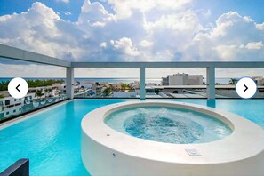 Pool - Luxury 2BR Condo in Playa del Carmen -Rooftop Pool, Gym & Prime Location (Playa del Carmen)