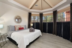 5 bedrooms, iron/ironing board, Internet, bed sheets - West Sedona Oasis / Spa / Pool Table / Sleeps 16 (Sedona)