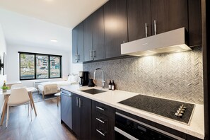 Fridge, microwave, stovetop, dishwasher - Bright Studio in Deer Valley East Village, Amenities, Walk or Shuttle to Ski (Park City)