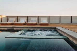 Pool - Avira - Pool, Pickleball & Outdoor Movie Theater (Joshua Tree)