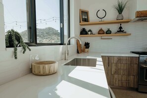 Fridge, microwave, oven, stovetop - Solara Ridge • Serene Escape, Panoramic Views, Spa, and Cowboy Tub (Yucca Valley)
