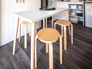 Dining - ZEcamping 4* piscine club enfant sauna locatif 16m2 4 pers (Lons)