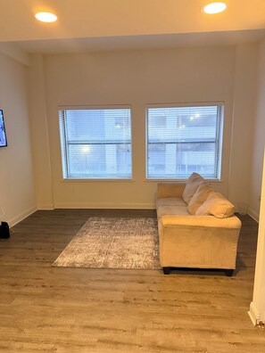 Living area - Home Away From Home (Indianapolis)