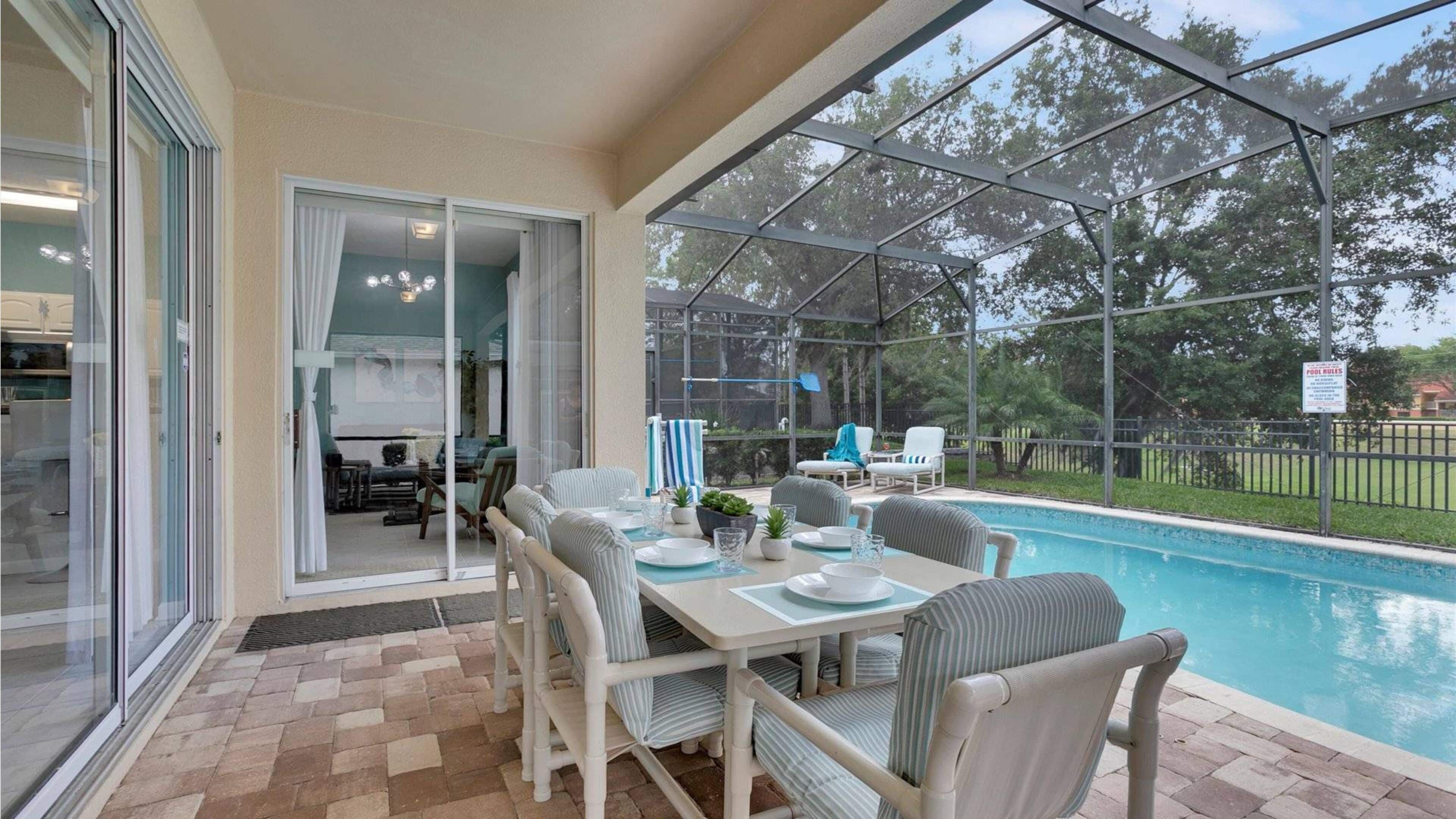 House | Tempat makan luar