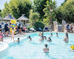 Indoor pool, a heated pool - ZEcamping 4* piscine couverte chiens acceptés animations locatif 21m2 (Parentis-en-Born)
