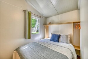 2 bedrooms, WiFi - ZEcamping 4* piscine couverte chiens acceptés animations locatif 21m2 (Parentis-en-Born)