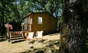 Children’s area - ZEcamping 4* animé parc aquatique animaux acceptés locatif BBQ 16m2 (Loupiac)