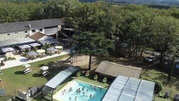 Piscine couverte, piscine chauffée