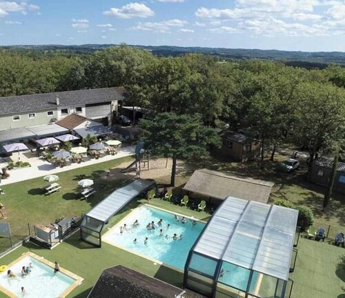 ZEcamping 4* animé parc aquatique animaux acceptés locatif BBQ 16m2