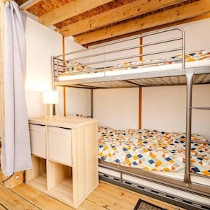 1 bedroom, WiFi - ZEcamping 3* piscine chauffée animaux acceptés locatif 5 pers (Huelgoat)