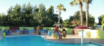 ZEcamping 4 étoiles piscine chiens acceptés club enfant tente BBQ 8m2