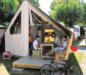 Property grounds - ZEcamping espace aquatique chiens acceptés club enfant locatif 17m2 (Le Château-d'Olonne)