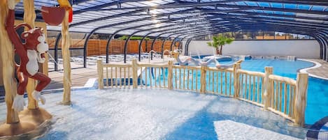 Una piscina techada