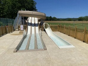 A heated pool - ZEcamping 4* piscine chauffée club enfant mobil-home 18m2 5 pers (Proissans)