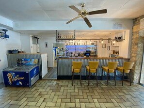 Bar (en la propiedad)