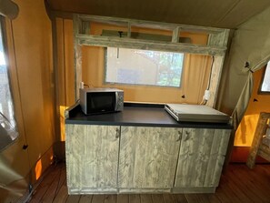 Interior - ZEcamping 4 étoiles animé piscine chauffée chiens acceptés tente 25m2 (Proissans)