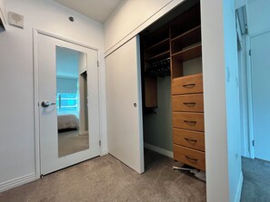 Interior - Classy 1-bedroom condo in Little Italy, Downtown San Diego, with AC, gym, valet (San Diego)