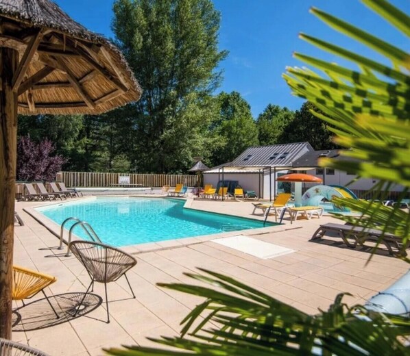 A heated pool - ZEcamping 3 étoiles familial piscine chauffée mobil-home 16m2 (Florac)