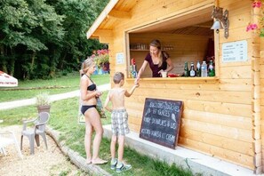 Bar (in der Unterkunft)