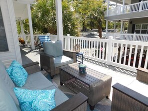 Terrace/patio - Ocean Lakes Site 1705 "A Mermaids Treasure" 4bed/3bath | golf cart (Myrtle Beach)